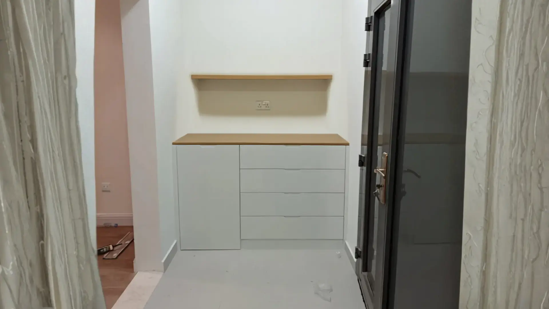Custom wooden computer study table crafted by Muzeirea Carpentry in Masfoot Ajman